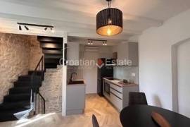 Renovated stone house near sea, for sale
