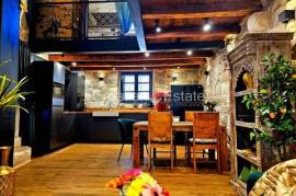 Renovated autochthonous open-concept apartment, for sale