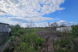 For Sale: Plot in Josipovac – 610 m² with Existing House for Demolition or Renovation