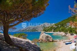Brela - a beautiful villa with 20 rooms and a restaurant near the sea