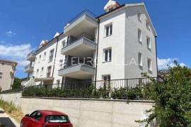 Bol, an attractive three bedroom apartment of 89 m2 with a garden NEW BUILDING