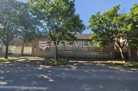 Beli Manastir, Center, Land plot of 1,249 m² in a prime location,
