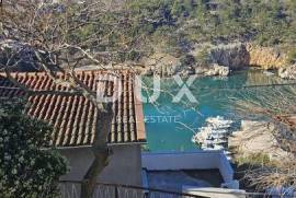 INSEL KRK - Haus mit Hof und Meerblick im Herzen des romantischen Vrbnik