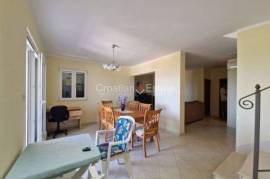 Supetar – Flat with sea view and garage, for sale