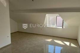 Požega, modern three-bedroom apartment 65 m2 with parking and spacious yard