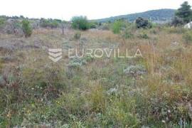 Brač, Donji Humac, land in the economic zone