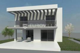 Dicmo, Prisoje, land with building permit