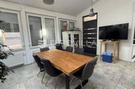 Osijek, City Center, furnished 3-bedroom apartment of 86 m² on the 1st floor