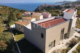 House with pool in Vrbnik