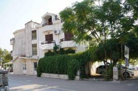 Gradac, Hotel-Pension right by the sea