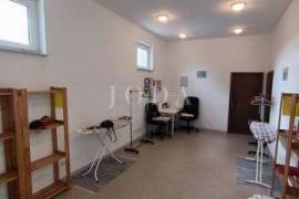 Business premises in a prime location in Novi Vinodolski