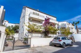 Brač, Bol, detached apartment house with sea view