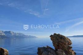 Omis Riviera, excellent building land first row to the sea