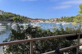 Cavtat, a restaurant in an exceptional location by the sea
