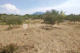Šestanovac, an attractive building plot with an area of 900 m²