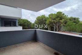 ZADAR, PAKOŠTANE - Modern apartment 70 m² in a new building, 100 m from the sea!