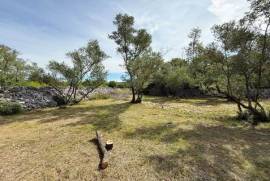 ATTRACTIVE BUILDING LAND, IN A QUIET LOCATION!