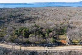 ATTRACTIVE AGRICULTURAL LAND, IN A QUIET LOCATION!
