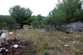 Brač, Donji Humac, land area 10984 m²