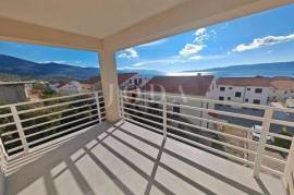 Spacious apartment 200m from the sea