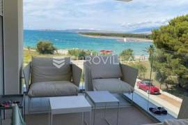 Pag, Povljana, beautiful three-room apartment with first row to the sea, 112 m²
