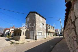 Zadar, Vinjerac, Dalmatian stone house 111 m², 50m from the sea