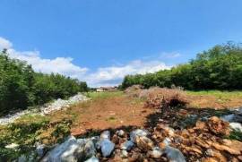 BUILDING LAND WITH SEA VIEW, IN A QUIET LOCATION!