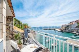 Korčula Südseite, zu verkaufen, Haus, 5 Wohnungen, 1. Reihe