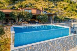 Omiš Riviera - ground floor villa with swimming pool