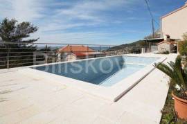 Klis house for sale 4 residential units, swimming pool