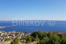 Omiš, Mali Rat, building land for sale 1047 m2
