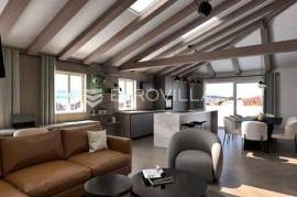 Split, Manuš, two-bedroom apartment with great potential