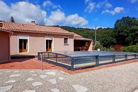 Charming Single Storey Villa With 4 Bedrooms And A Double Garage On A Plot Of 2146 M2 With Covered Swimming Pool, Petanque Court And Lovely Views.