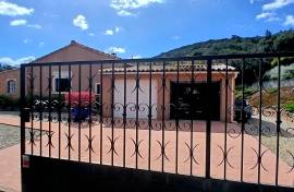 Charming Single Storey Villa With 4 Bedrooms And A Double Garage On A Plot Of 2146 M2 With Covered Swimming Pool, Petanque Court And Lovely Views.