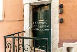 Alfama Renovated T1 With Al Rental License Fully Furnished