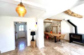 Fully Renovated Detached House with Pool