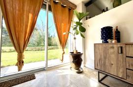 Fully Renovated Detached House with Pool