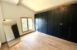 Fully Renovated Detached House with Pool