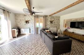 Fully Renovated Detached House with Pool