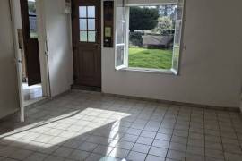 Traditional House with Garden in Great Location