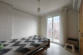 Detached House with Landscaped Garden Detached House with Landscaped Garden