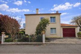 Detached House with Landscaped Garden