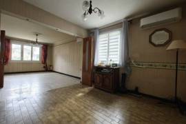 Detached House with Landscaped Garden Detached House with Landscaped Garden