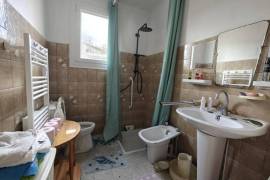 Detached House with Landscaped Garden Detached House with Landscaped Garden