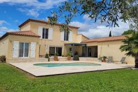 Bastide-Style Villa with Swimming Pool and Open Views