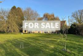 Detached Country House with Landscaped Garden