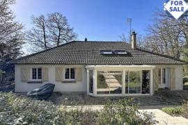 Detached Country House with Woodland Plot