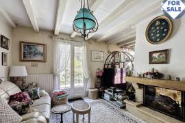 Detached Country House with Woodland Plot