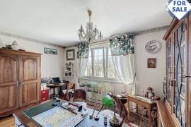 Detached Country House with Woodland Plot