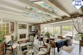Detached Country House with Woodland Plot